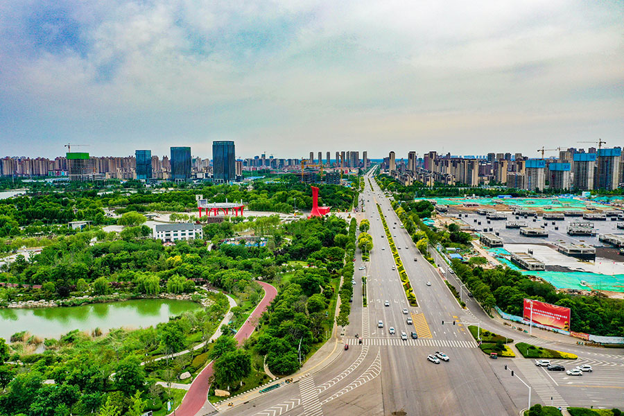 全龄高阶教育环伺周围;作为绿地深耕商丘四年集大成之作,绿地城三区